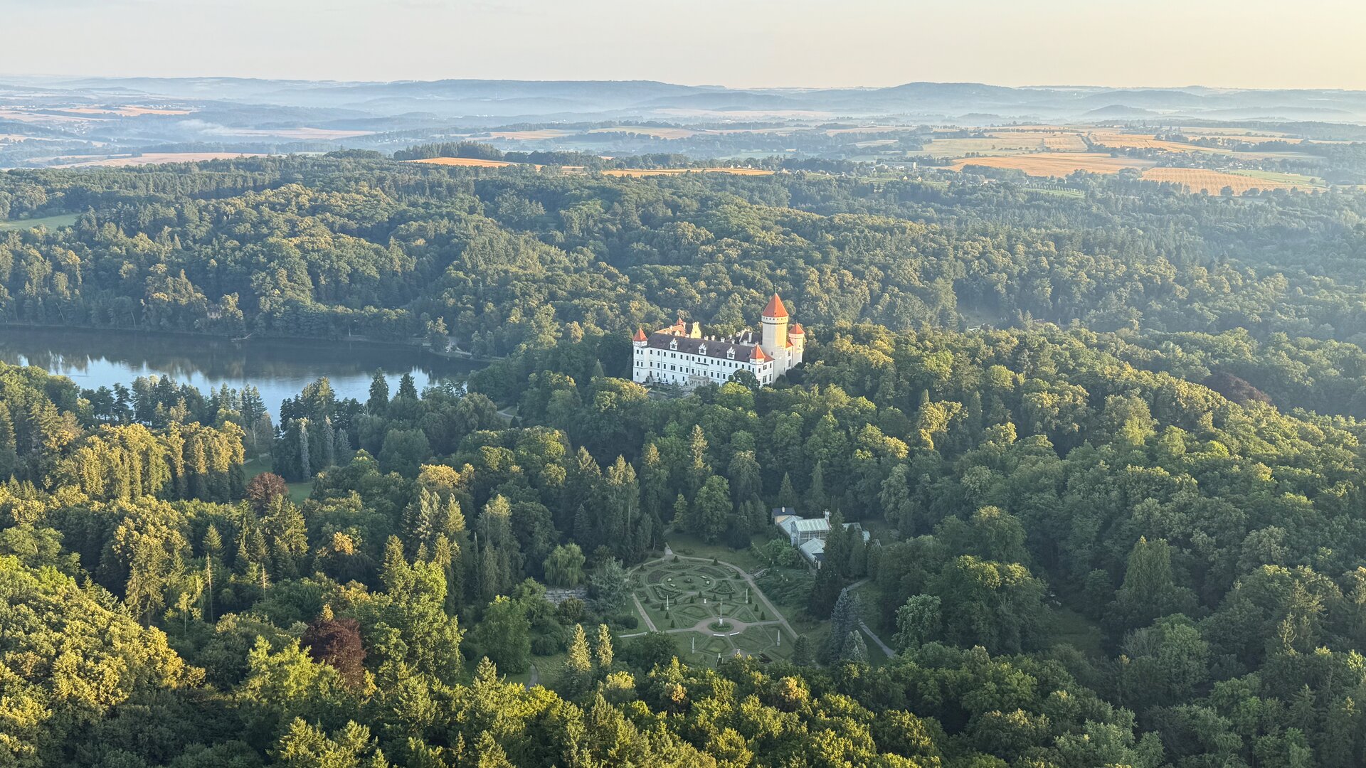 Let balonem v lokalitě Konopiště